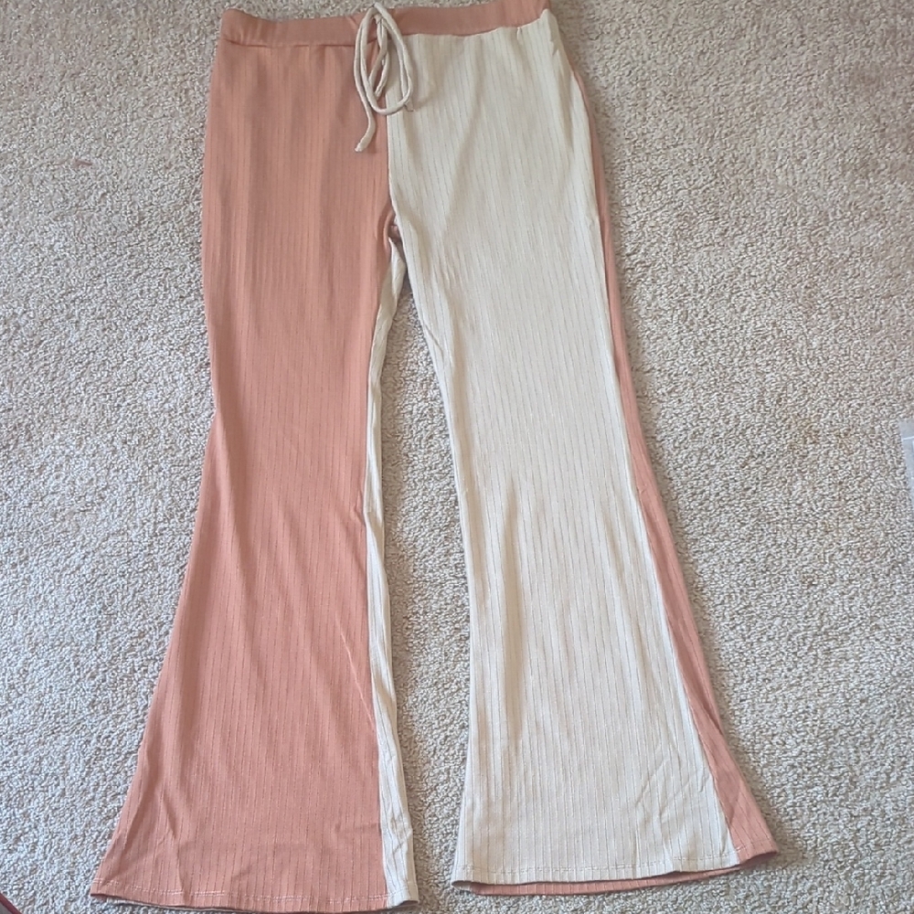 Chic Two-Tone Ribbed Set with Collared Top - Picture 3 of 3